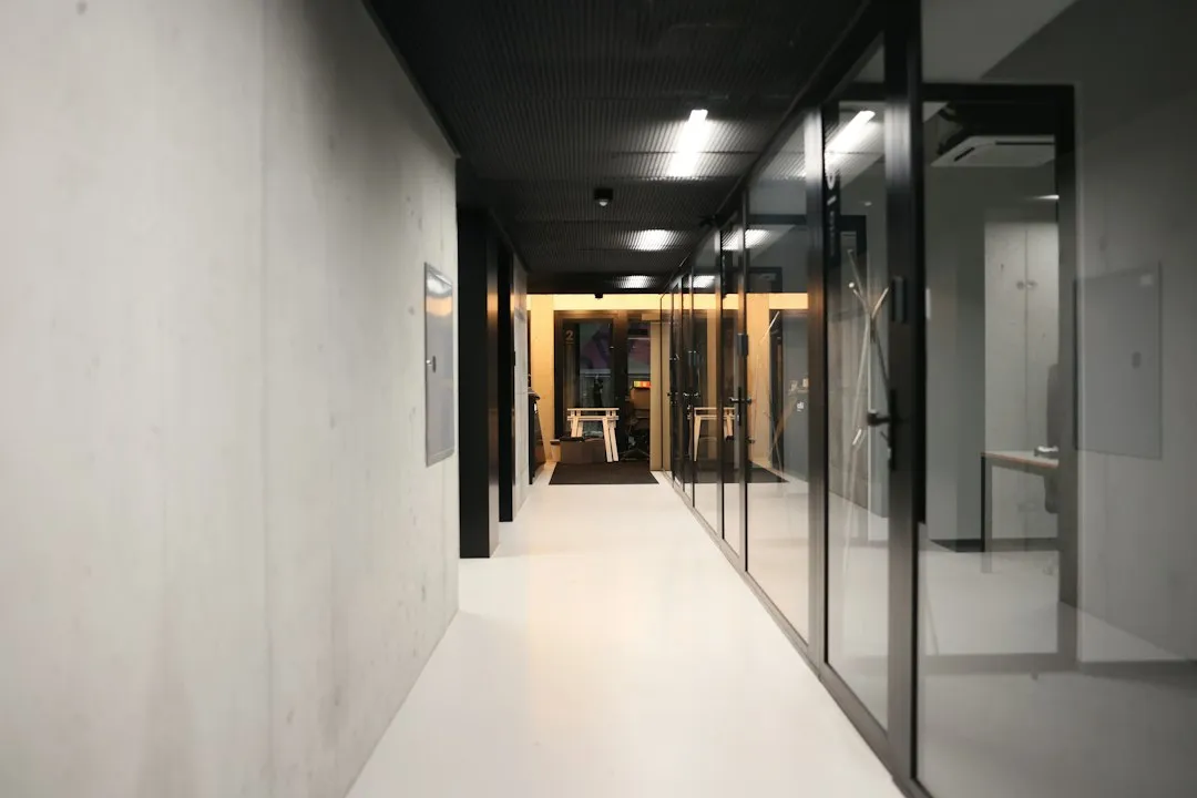 无线充电器在重庆办公场景的应用方案与效能实测